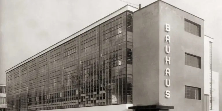 Photo du bâtiment du Bauhaus à Weimar